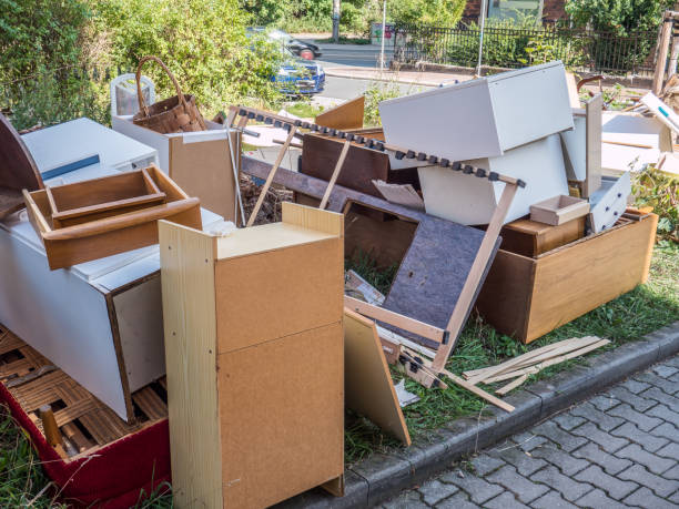 Best Construction Debris Removal  in Mukwonago, WI